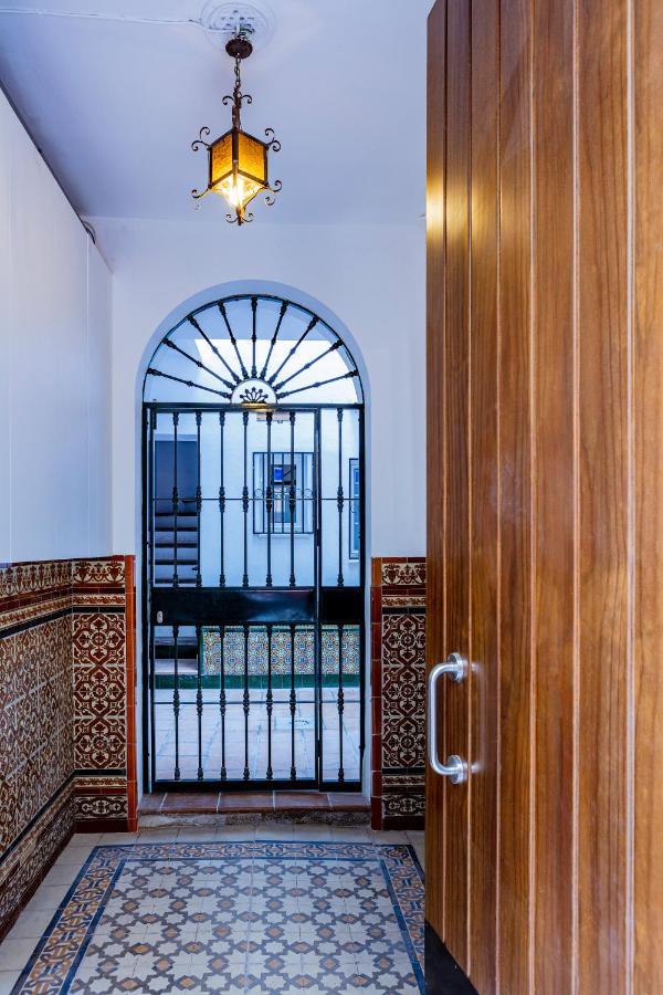 Aparbel Flota Appartement Sevilla Buitenkant foto