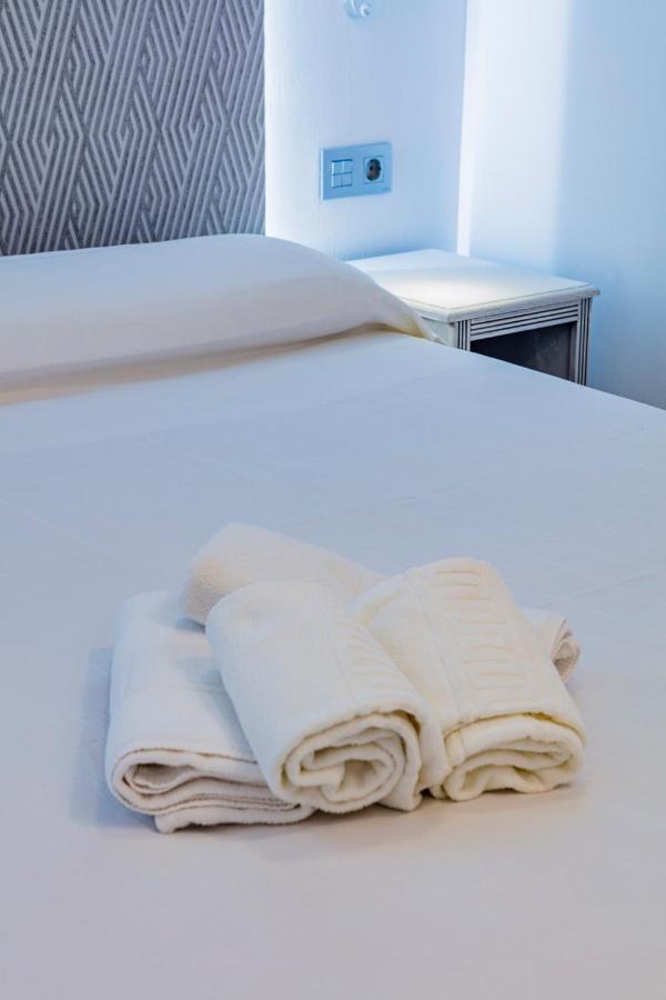 Aparbel Flota Appartement Sevilla Buitenkant foto