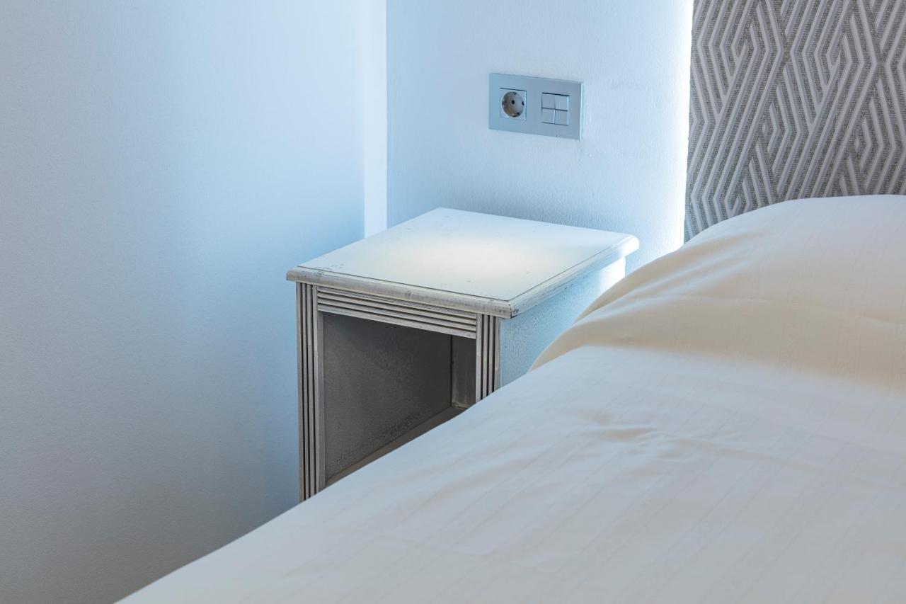 Aparbel Flota Appartement Sevilla Buitenkant foto