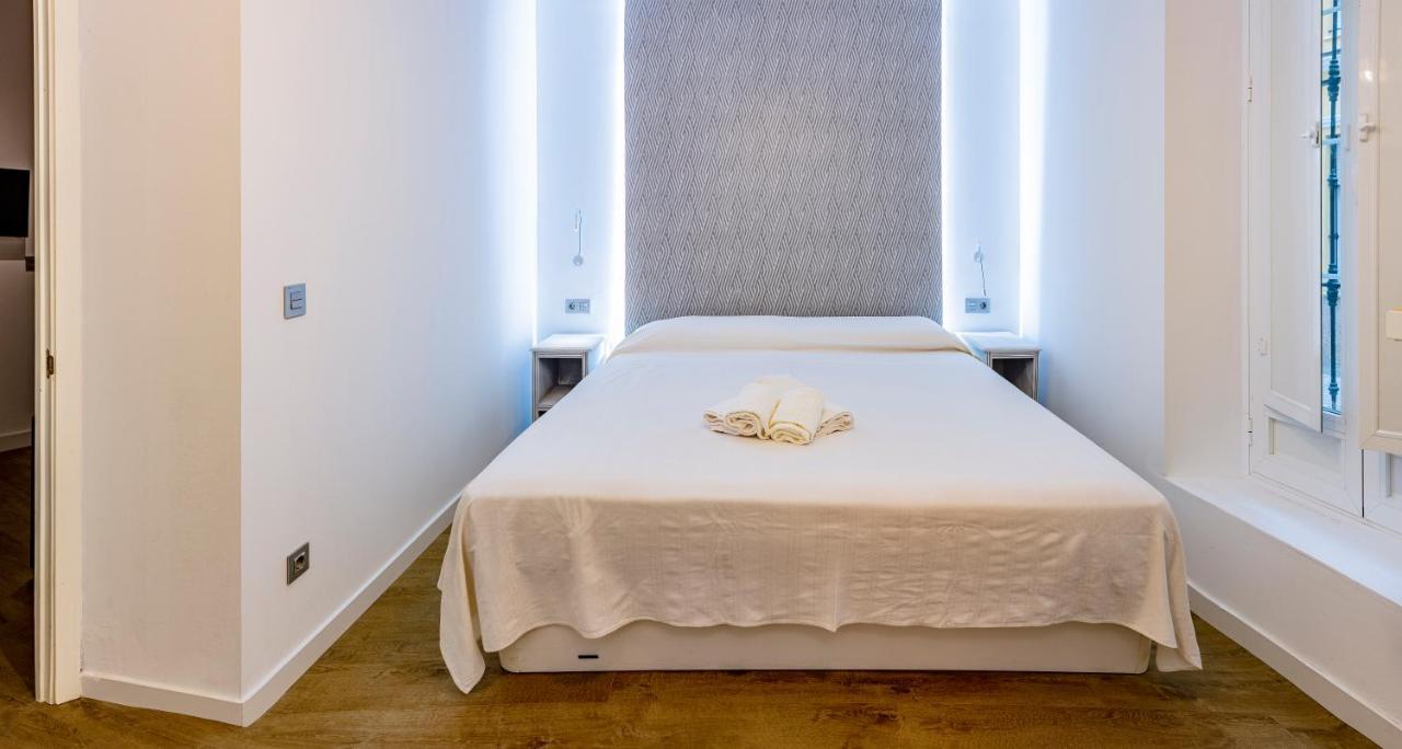 Aparbel Flota Appartement Sevilla Buitenkant foto