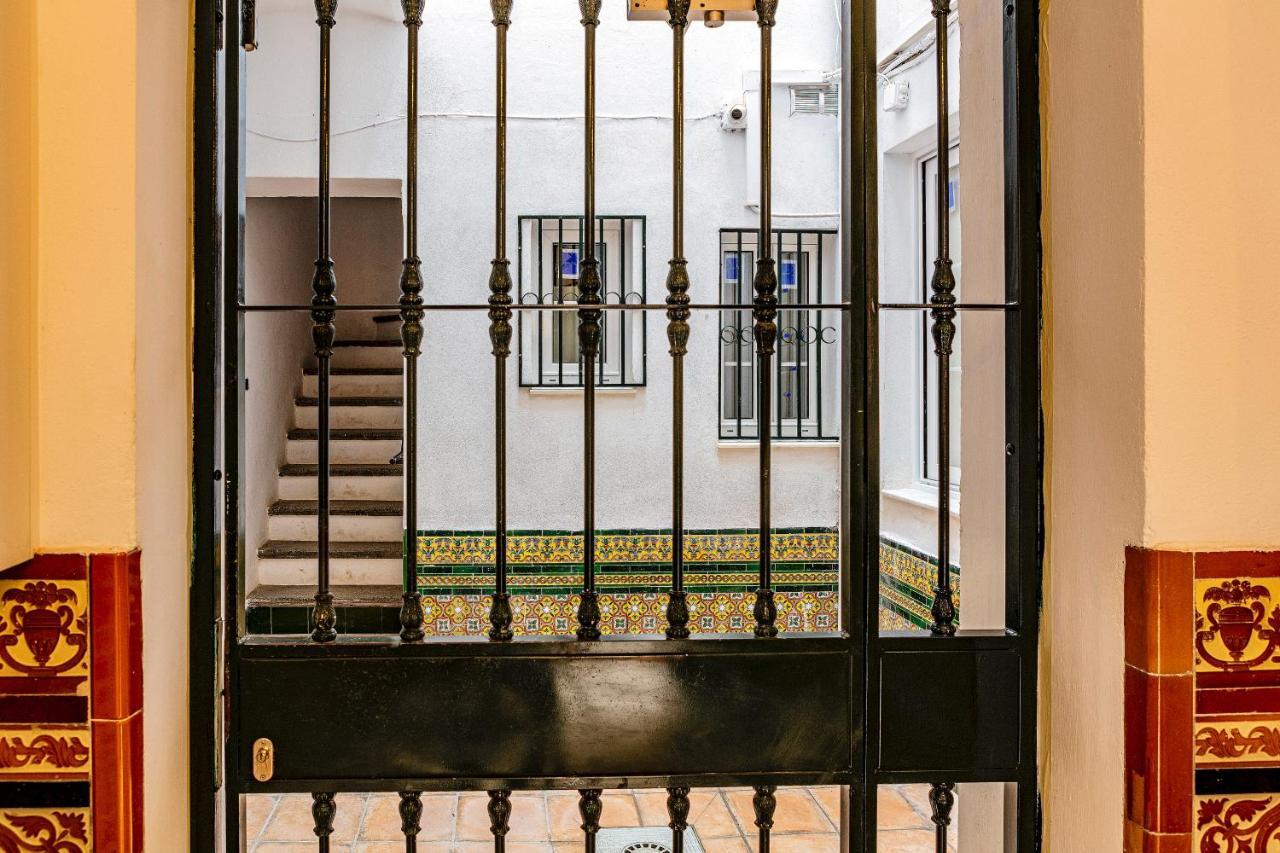 Aparbel Flota Appartement Sevilla Buitenkant foto